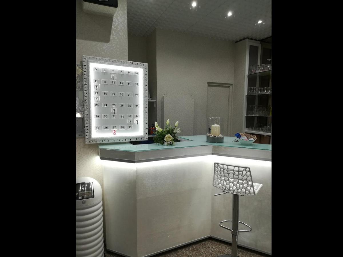 Bi Hotel