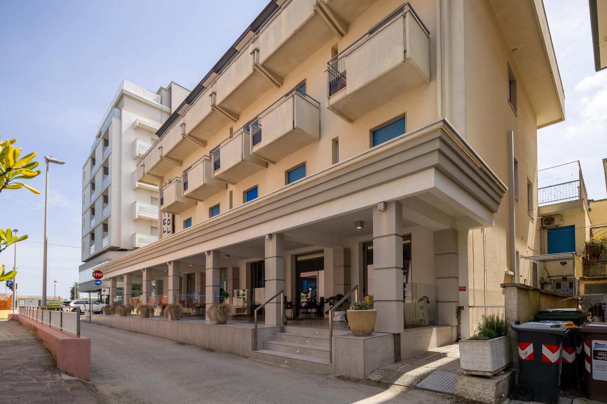 Hotel Bi Hotel 3*