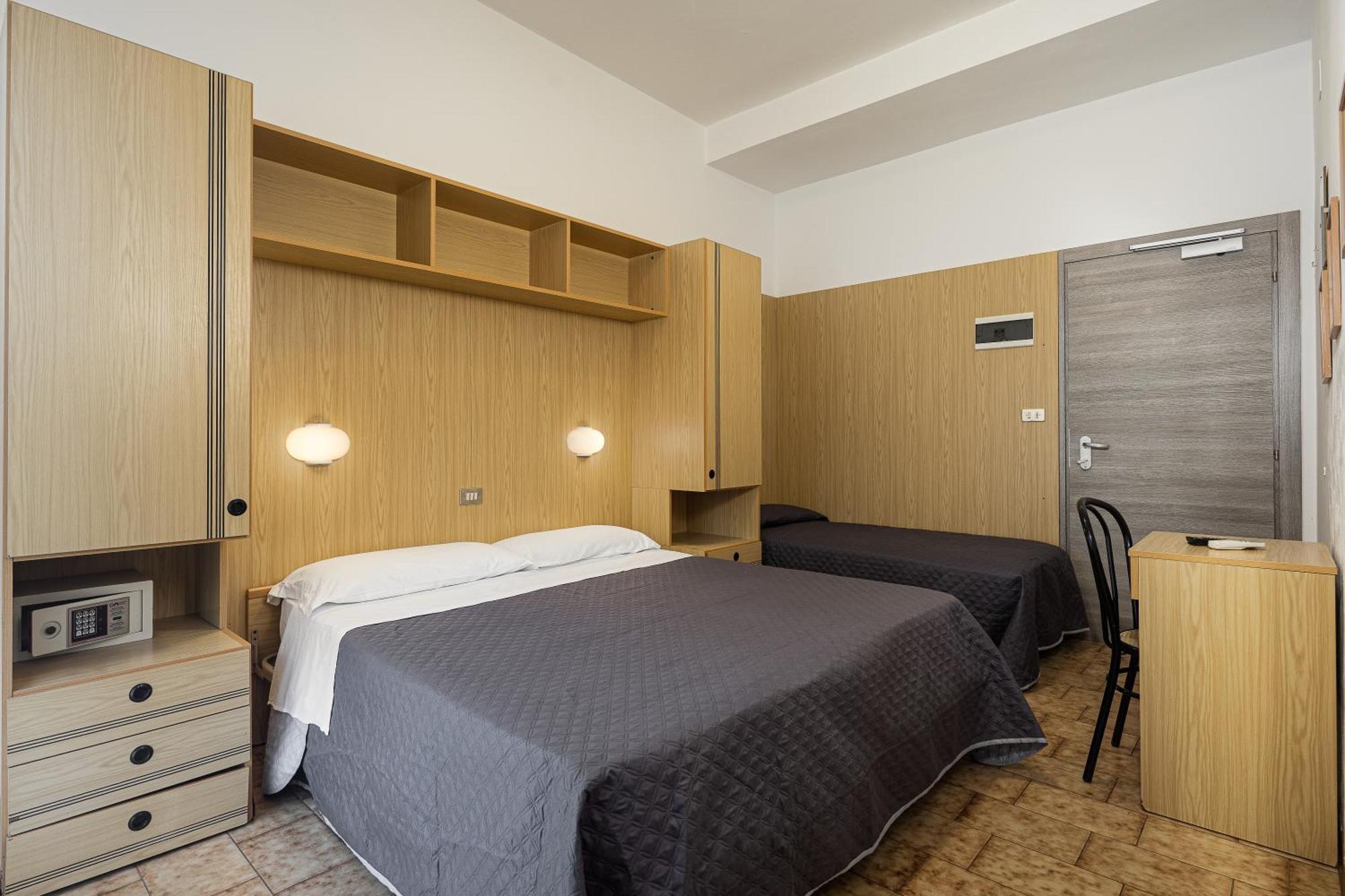 Bi Hotel 3*